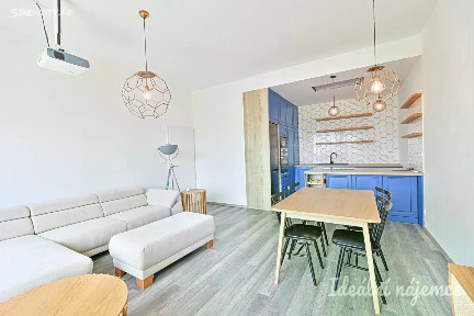 Pronájem bytu 3+kk 84 m²