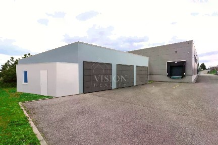 Pronájem výrobní haly, prostoru 185 m²