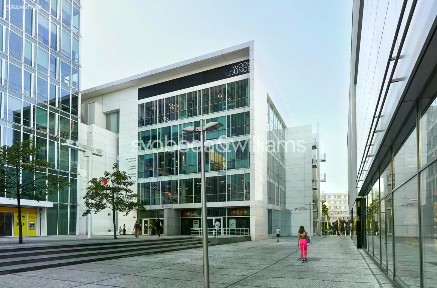 Pronájem obchodního prostoru 400 m²
