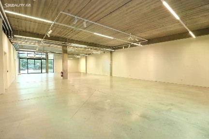 Pronájem obchodního prostoru 529 m²