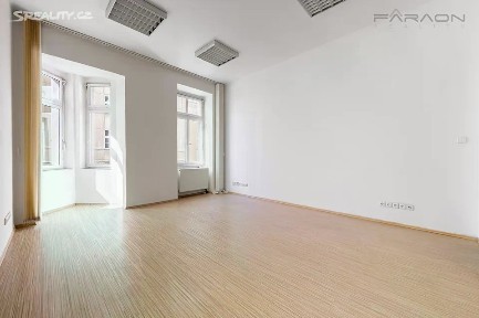 Pronájem kanceláře 100 m²