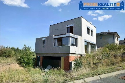 Prodej rodinného domu 257 m², pozemek 678 m²