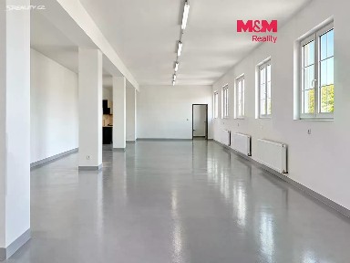 Pronájem výrobní haly, prostoru 158 m²