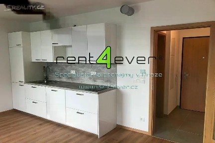 Pronájem bytu 1+kk 35 m²