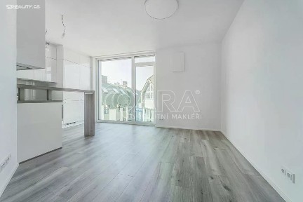 Pronájem bytu 1+kk 27 m²