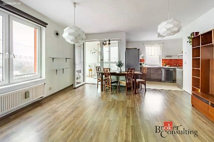 Nademlejnská, Praha - Hloubětín
