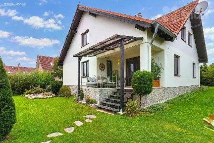 Prodej rodinného domu 205 m², pozemek 809 m²