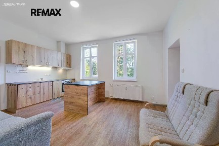 Pronájem bytu 1+1 68 m²