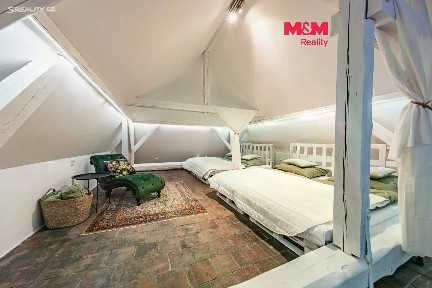 Pronájem rodinného domu 300 m², pozemek 240 m²
