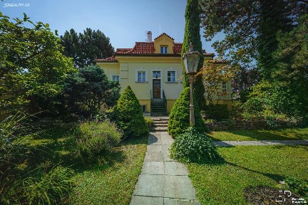 V zahradní čtvrti, Praha - Lhotka