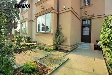 Pronájem rodinného domu 200 m², pozemek 219 m²