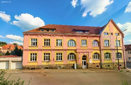Prodej kanceláře 983 m²
