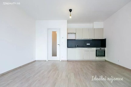 Pronájem bytu 1+kk 35 m²