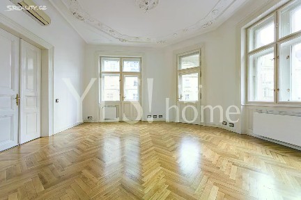 Pronájem kanceláře 215 m²