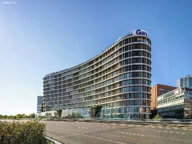 Pronájem kanceláře 860 m²