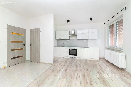Pronájem bytu 1+kk 27 m²