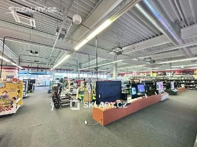 Pronájem obchodního prostoru 795 m²