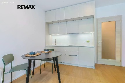 Pronájem bytu 1+kk 32 m²