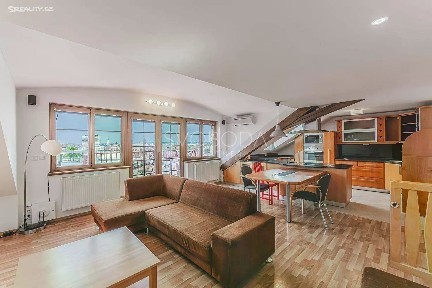 Pronájem bytu 3+kk 107 m²