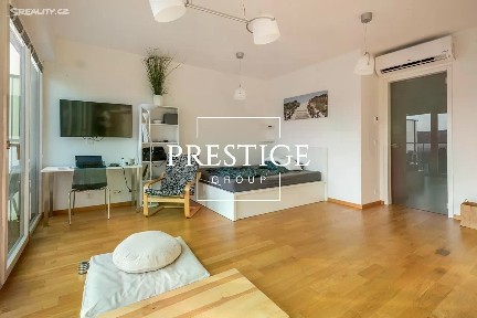 Pronájem bytu 1+kk 40 m²