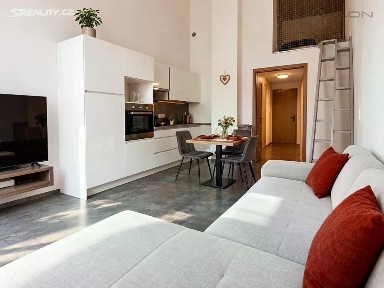 Pronájem bytu 1+kk 34 m²