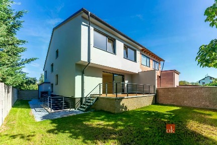 Prodej rodinného domu 257 m², pozemek 292 m²