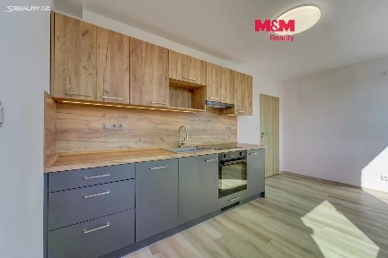 Pronájem bytu 1+1 37 m²