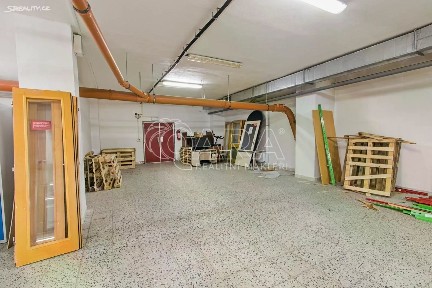 Pronájem skladového prostoru 350 m²