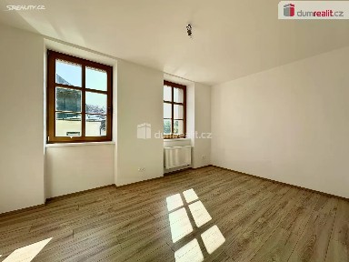 náměstí Sv. Vavřince, Horní Blatná