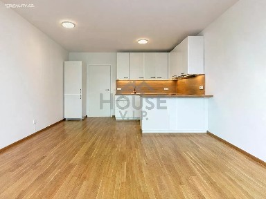 Pronájem bytu 1+kk 35 m²