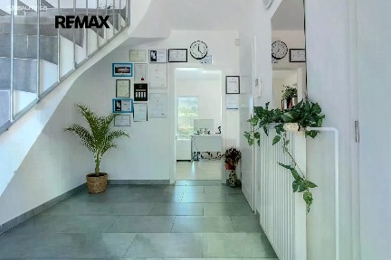 Prodej kanceláře 131 m²
