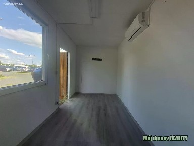 Pronájem komerční nemovitosti 500 m²