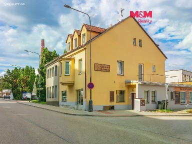 Pronájem bytu 3+kk 82 m²