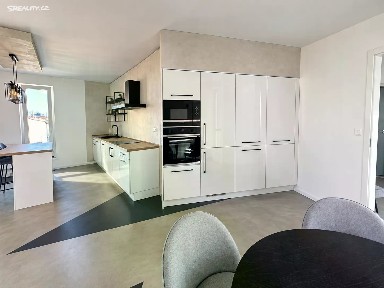 Pronájem bytu 3+kk 89 m²