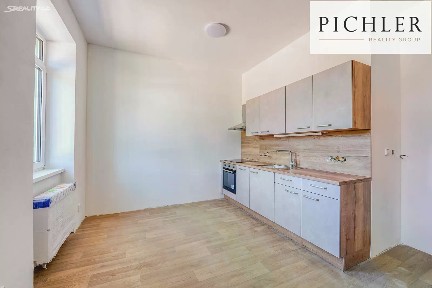 Pronájem bytu 1+kk 35 m²