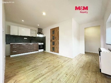 Pronájem bytu 1+kk 32 m²