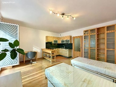 Pronájem bytu 1+kk 32 m²