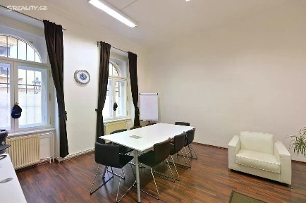 Pronájem kanceláře 228 m²