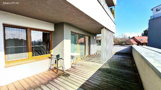 Pronájem bytu 2+kk 65 m²