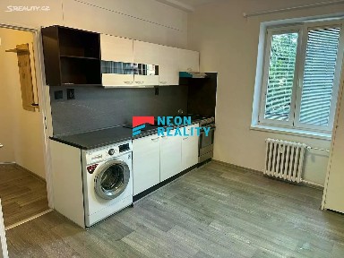 Pronájem bytu 1+1 43 m²