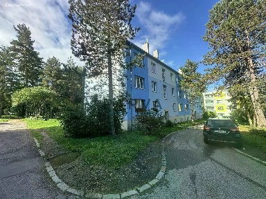 1. máje, Hrádek - Nová Huť