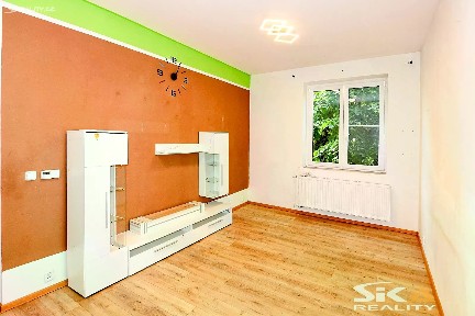 Husova, Louny