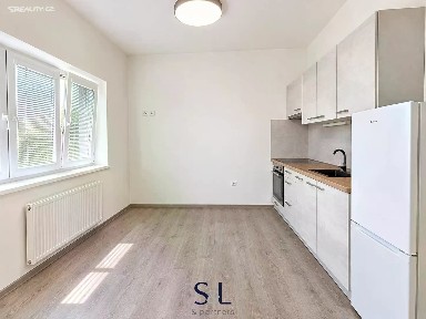 Pronájem bytu 1+kk 37 m²