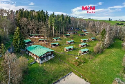 Prodej komerční nemovitosti 1300 m²