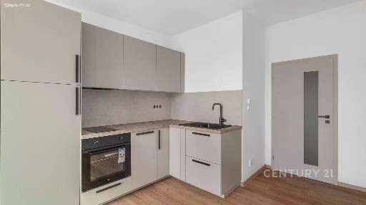 Pronájem bytu 1+kk 29 m²