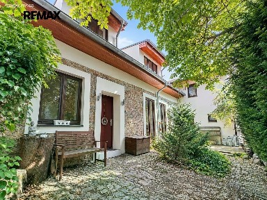 Pronájem bytu 3+kk 95 m²