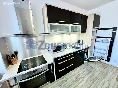 Pronájem bytu 2+kk 64 m²