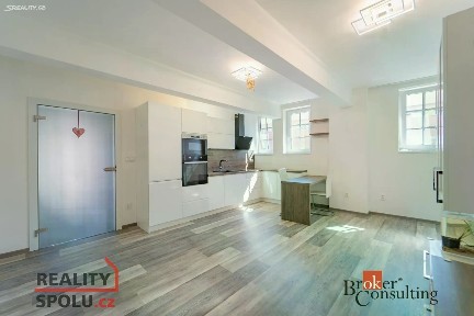 Pronájem bytu 2+kk 55 m²