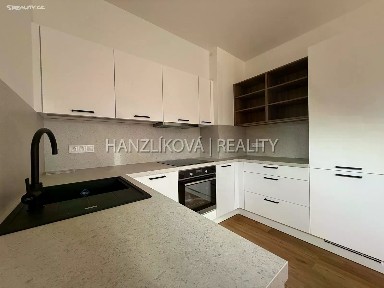Pronájem bytu 3+kk 80 m²