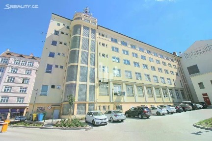 Pronájem kanceláře 372 m²